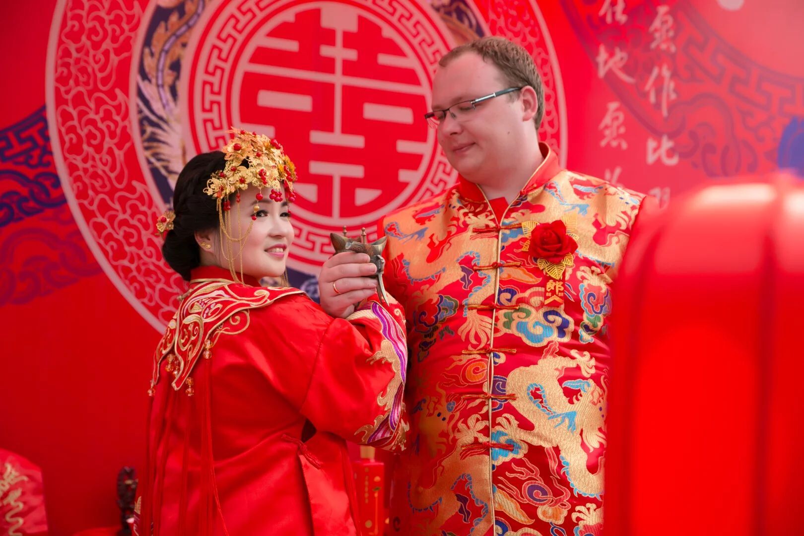 中式婚礼和西式婚礼哪个先办