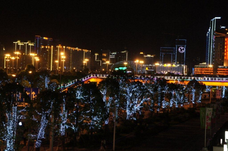 场馆外夜景