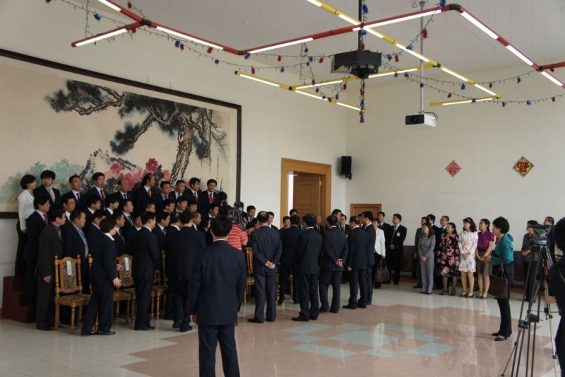 贺国强留影-2.jpg