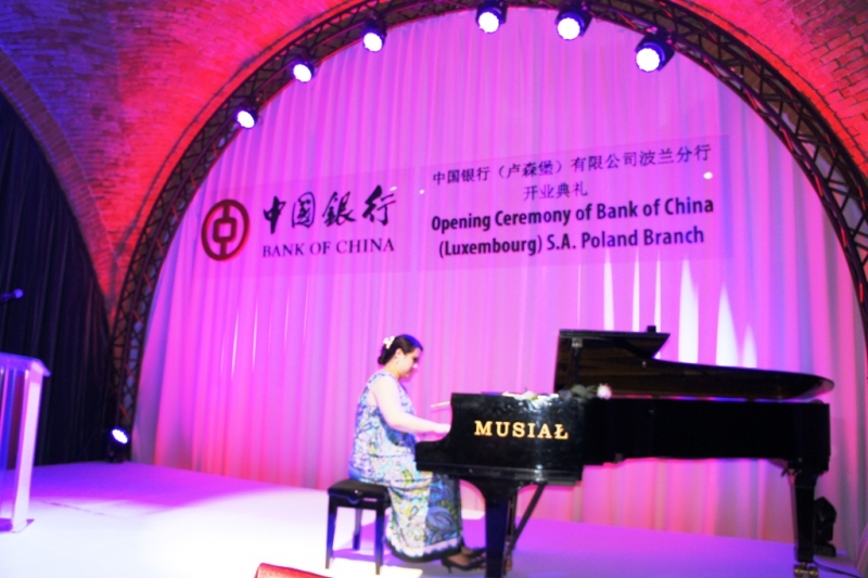 李曼小姐演奏中波名曲.jpg