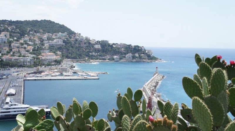  (LE PORT)尼斯-自由城(Nice-Villefranche)港是地中海最大的游船港口。港口又名兰皮亚港(port Lympia)，位 ...