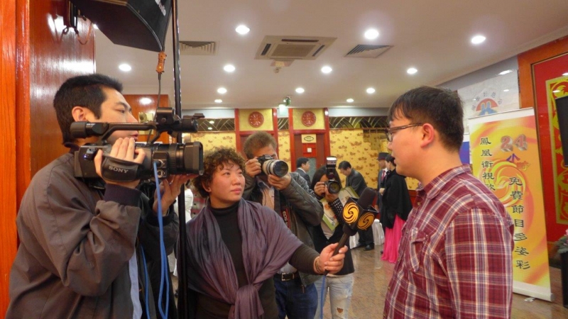 凤凰卫视欧洲台采访.jpg
