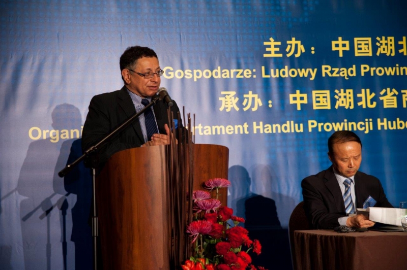 波兰信息与外国投资局局长发言.JPG