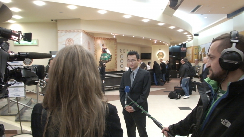 接受电台polonia 24采访