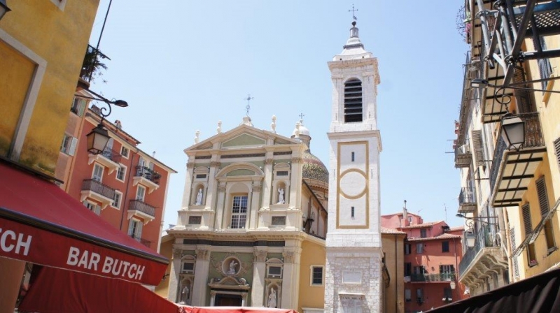 （CATH&Eacute;DRALE SAINTE-REPARATE）这座教堂于16世纪被提升至大教堂地位，是尼斯老城最宏伟的教堂， ...