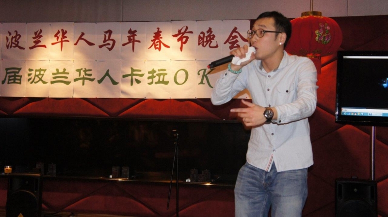 14-杨永歌 唱《故事的枪手》.jpg