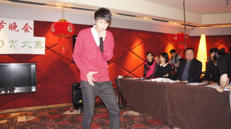 29-叶鑫《唱着情歌流眼泪》.jpg