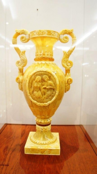 59-琥珀制品-9.jpg