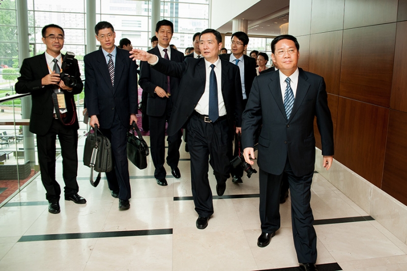 浙江省政府代表团.jpg