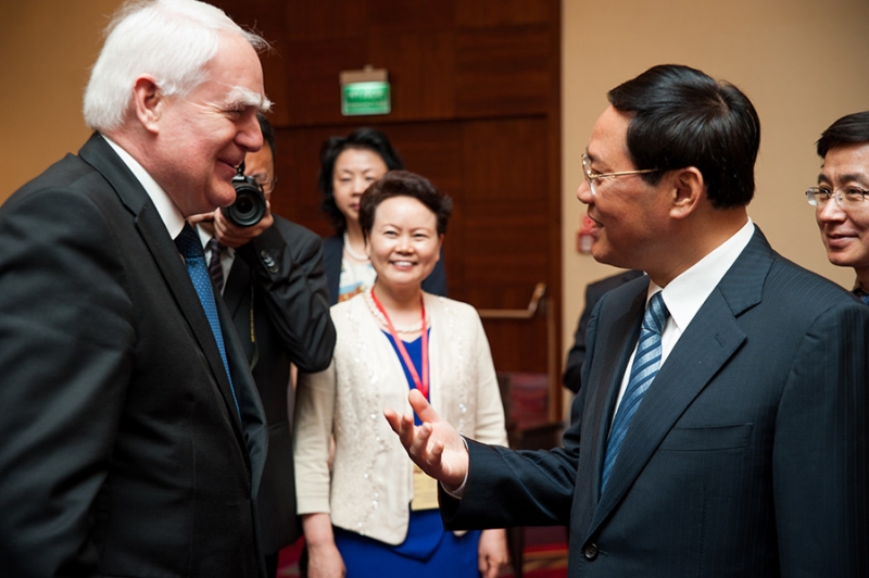 李强会见波兰总统办公厅主任杰卡斯基.jpg
