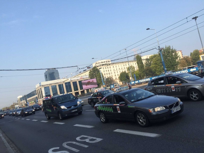 华沙出租车大游行.jpg