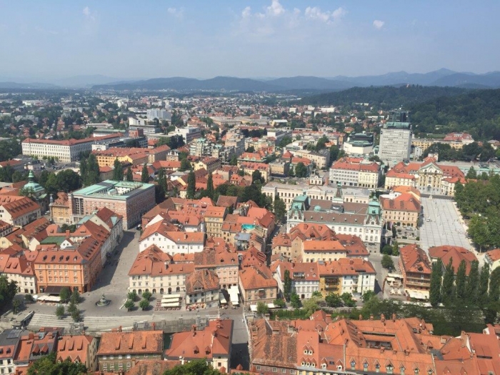 15 从城堡塔楼鸟瞰卢布尔雅那市-1.JPG
