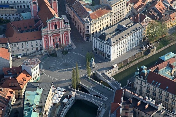 25 卢布尔雅那三桥.JPG