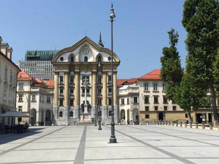 26 乌尔苏拉教会的圣三一教堂.JPG