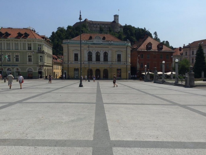 28 议会代表大会广场.JPG