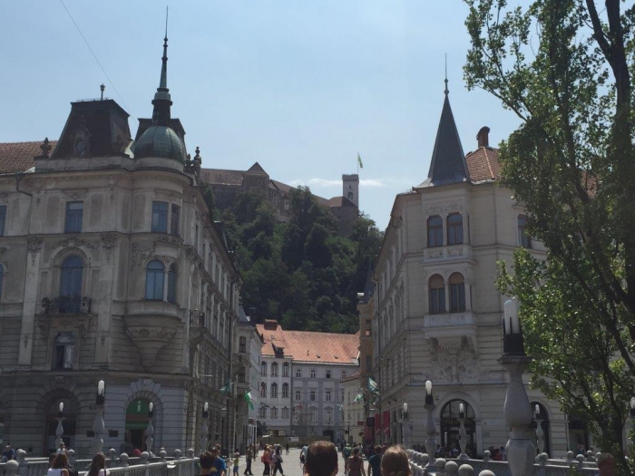 29-1 远眺城堡塔楼.JPG