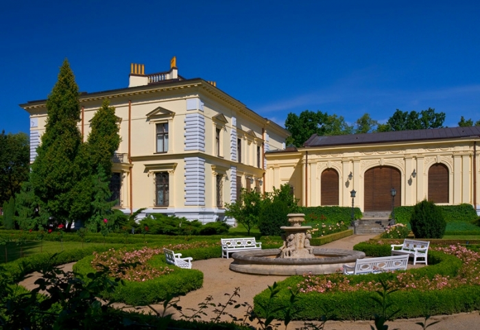 Muzeum Paac Herbsta_ogród_副本.jpg