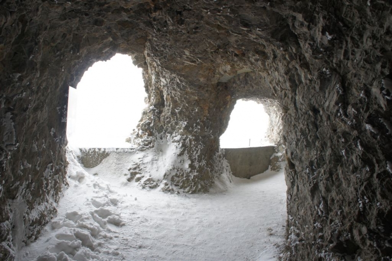 皮拉图斯山顶洞穴.JPG