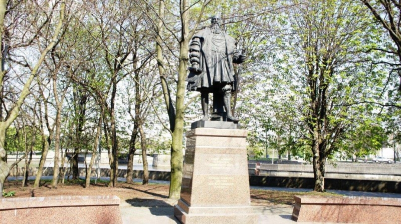 3-东普鲁士哥尼斯堡大学创始人阿尔伯特公爵雕像.jpg
