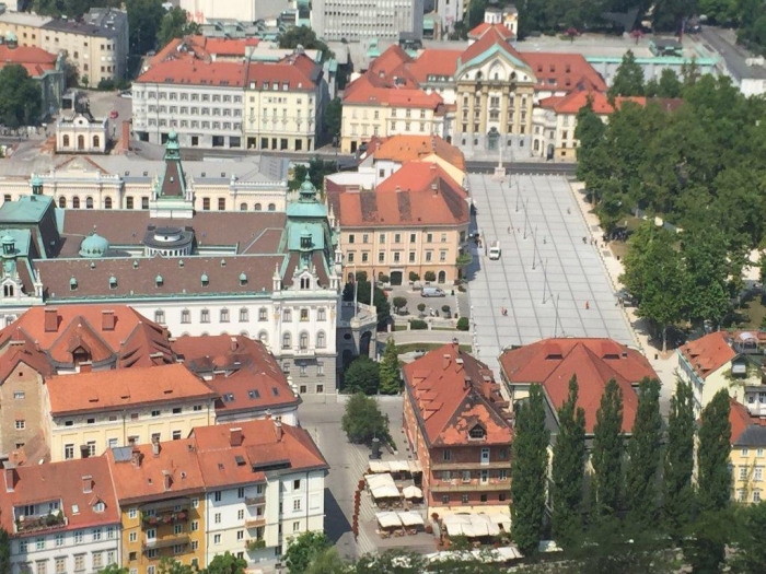 20从城堡塔楼鸟瞰卢布尔雅那议会代表大会广场kongresni trg square.JPG