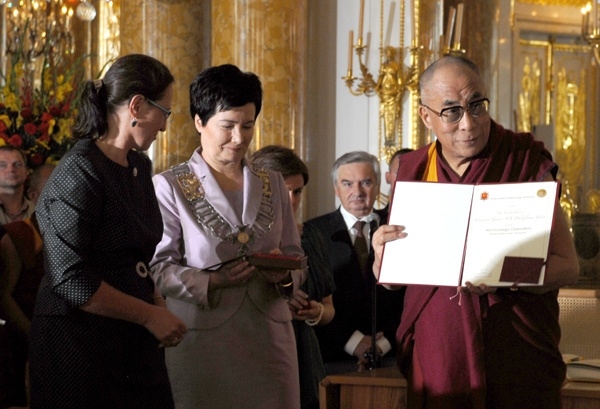 XIV Dalajlama Honorowym Obywatelem Warszawy.jpg